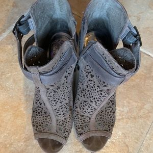 Vince Camuto Shoes - Vince Camuto booties Vince Camuto Shoes - Vince Camuto booties